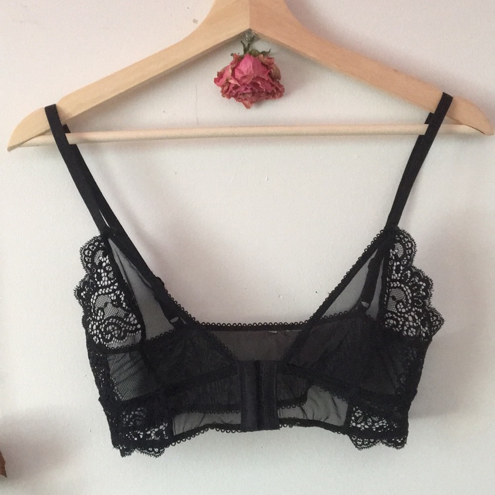 VINTAGE Black Lace Bralette SM/M